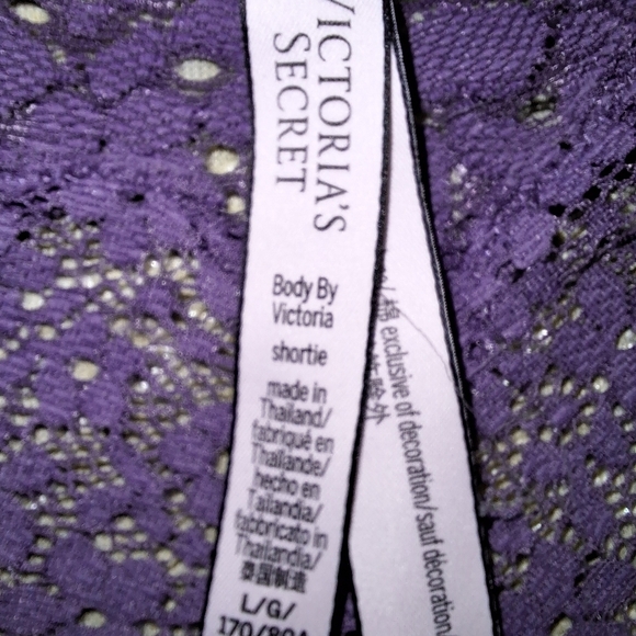 A bundle of 4 pairs of ladies' large panties. Sexy, comfortable, lingerie - Picture 10 of 15